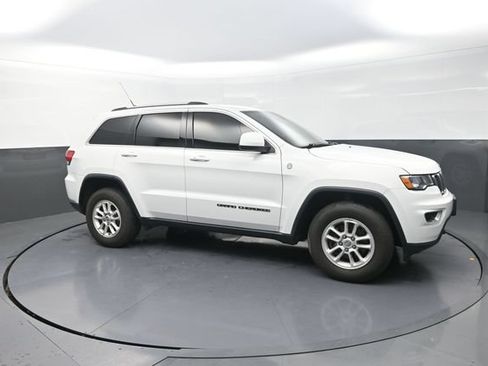 Used 2019 Jeep Grand Cherokee Laredo AWD/4WD image 25