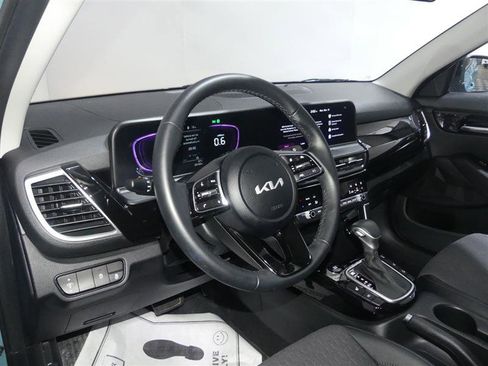 Used 2025 Kia Seltos S image 23