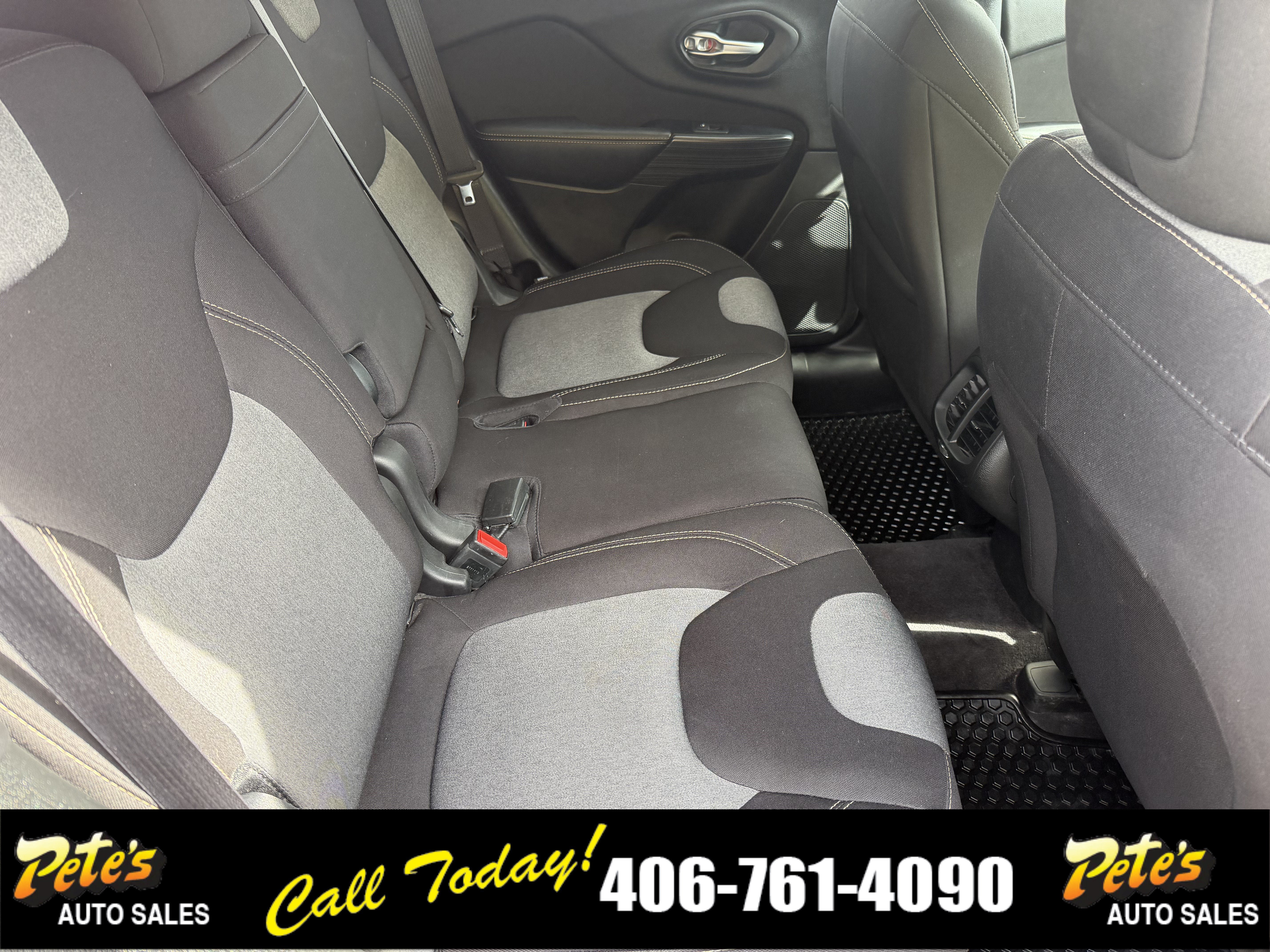 Used 2016 Jeep Cherokee Sport w/ Cold Weather Group AWD/4WD image 13