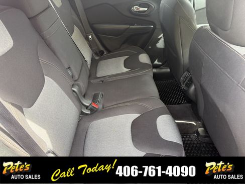 Used 2016 Jeep Cherokee Sport w/ Cold Weather Group AWD/4WD image 13