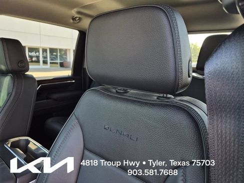 Used 2025 GMC Sierra 2500 Denali AWD/4WD image 23