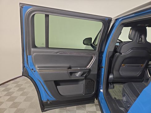 Used 2022 Rivian R1S Launch Edition image 17