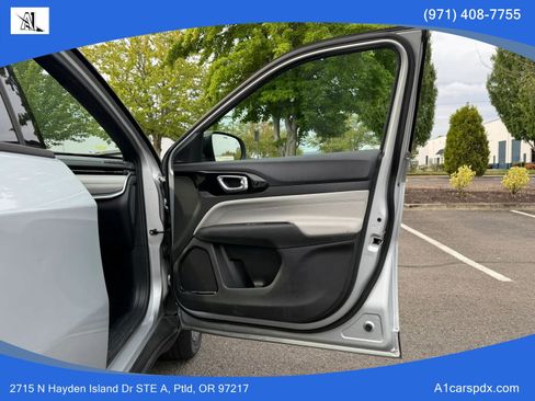 Used 2025 Jeep Compass Limited AWD/4WD image 17