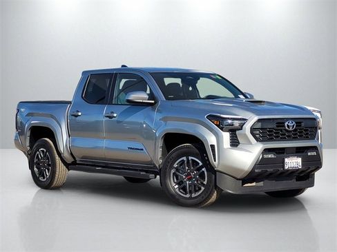 Used 2024 Toyota Tacoma TRD Sport image 1