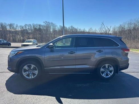 Used 2018 Toyota Highlander Limited image 6