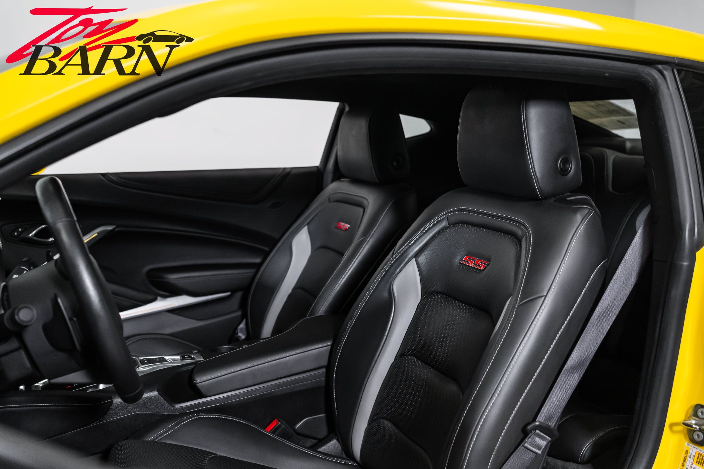 Used 2016 Chevrolet Camaro SS RWD image 23
