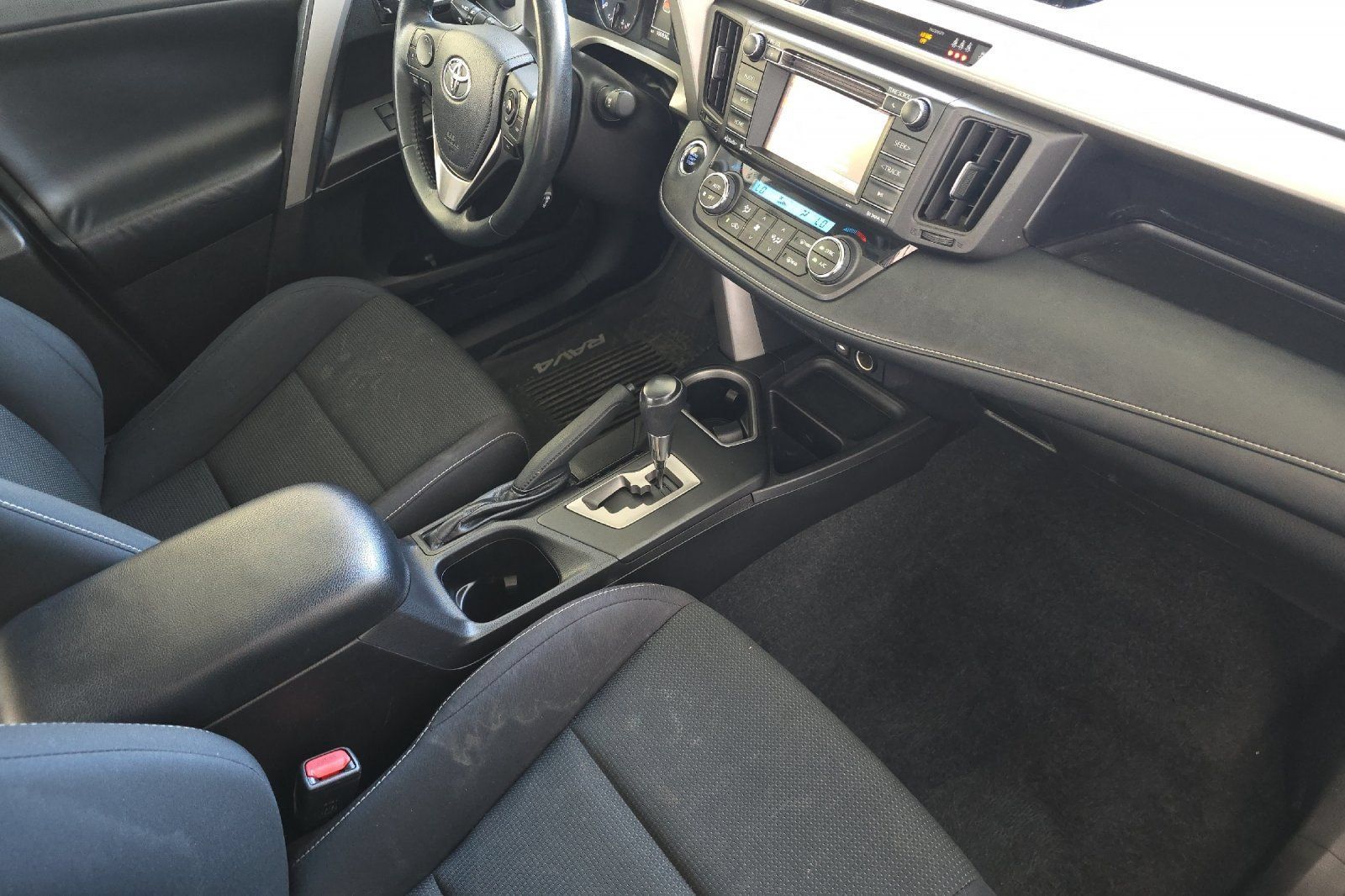 Used 2017 Toyota RAV4 XLE AWD/4WD image 13