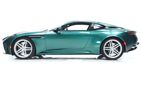 Used 2024 Aston Martin DB12 Coupe RWD image 33