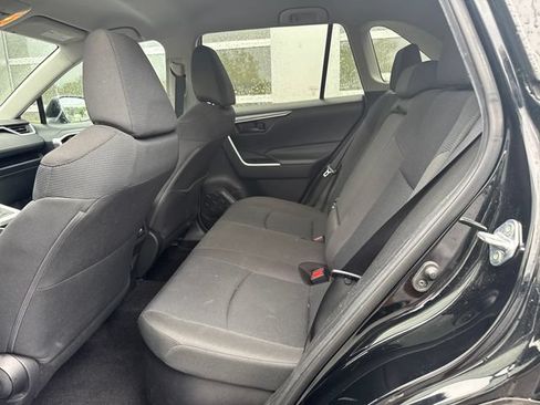 Used 2021 Toyota RAV4 LE AWD/4WD image 26