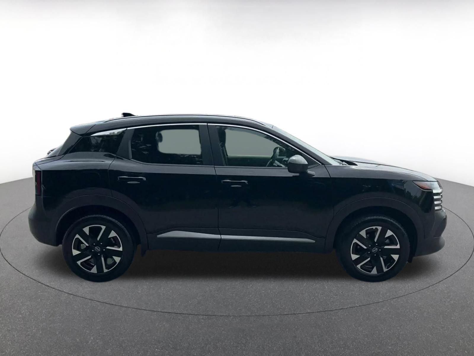 Used 2026 Nissan Kicks SV w/ Cold Weather Package AWD/4WD image 15