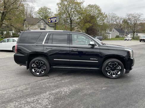 Used 2019 GMC Yukon Denali w/ Denali Ultimate Black Edition AWD/4WD image 6
