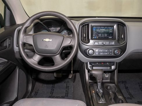 Used 2020 Chevrolet Colorado W/T image 2