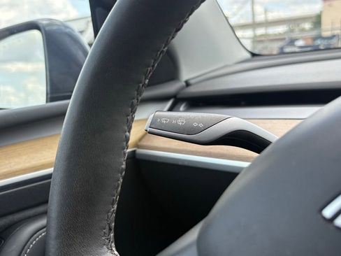 Used 2023 Tesla Model Y AWD image 26
