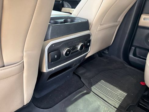 Used 2024 Ford Expedition XLT RWD image 12