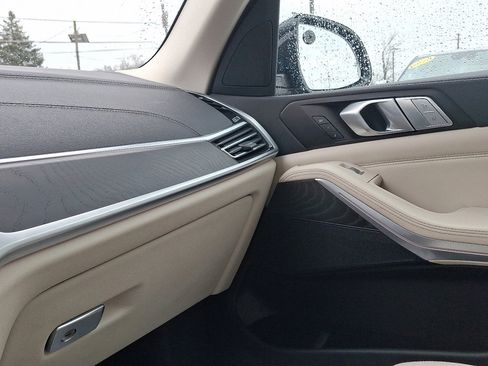Used 2022 BMW X7 xDrive40i w/ Premium Package image 29