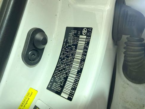 Used 2014 Toyota Corolla L image 34