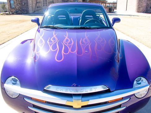 Used 2004 Chevrolet SSR w/ Preferred Equipment Group image 26