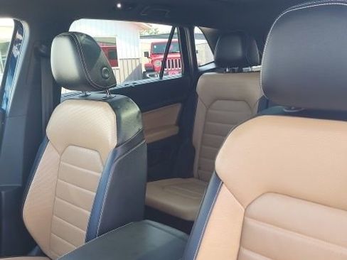 Used 2023 Volkswagen Atlas Cross Sport SEL Premium R-Line image 11