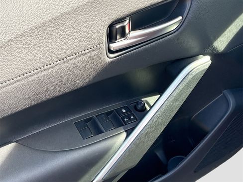 Used 2024 Toyota Corolla Cross XLE image 18