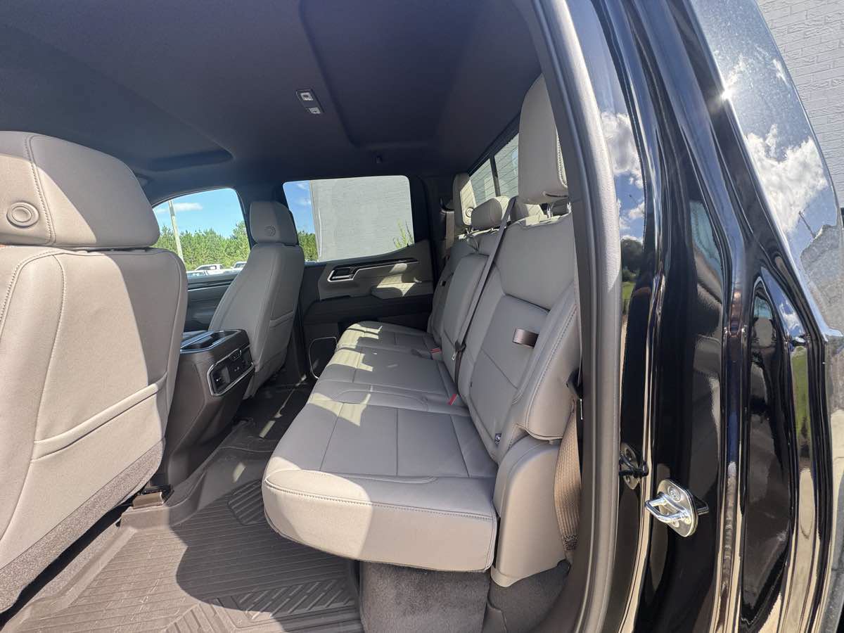 Used 2026 Chevrolet Silverado 1500 LTZ AWD/4WD image 8