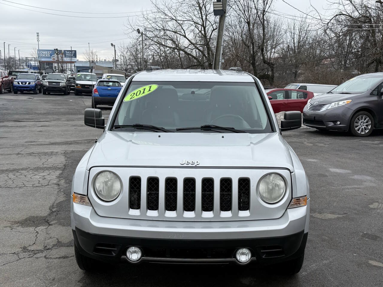 Used 2011 Jeep Patriot Latitude FWD image 2