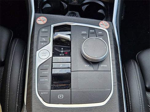 Used 2024 BMW 330e image 9