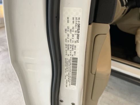 Used 2014 Jeep Grand Cherokee Limited image 27