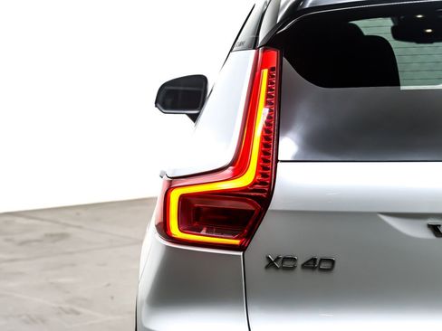 Used 2024 Volvo XC40 Recharge Ultimate image 14