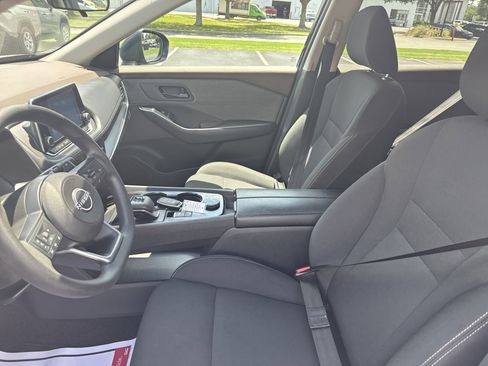 Used 2023 Nissan Rogue S image 13