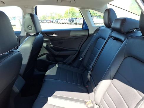 Used 2023 Volkswagen Jetta SE w/ Panoramic Sunroof Package FWD image 6
