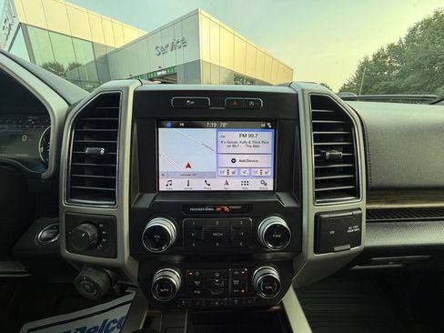 Used 2019 Ford F150 Lariat w/ Equipment Group 502A Luxury AWD/4WD image 9