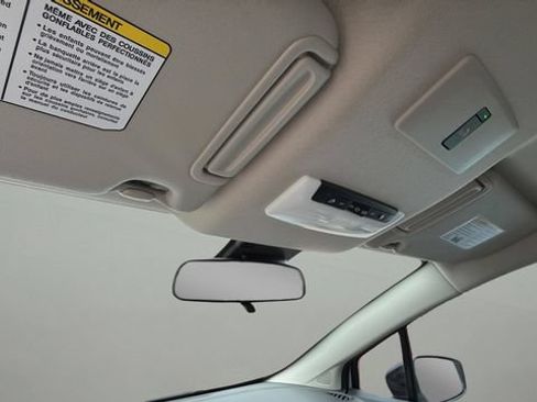 Used 2025 Nissan Versa SR w/ Trunk Package FWD image 27