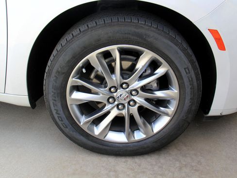 Used 2023 Buick Enclave Avenir w/ Avenir Technology Package image 35