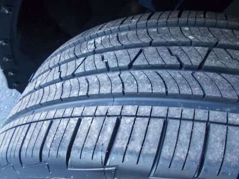 Used 2015 Ford Escape SE image 16