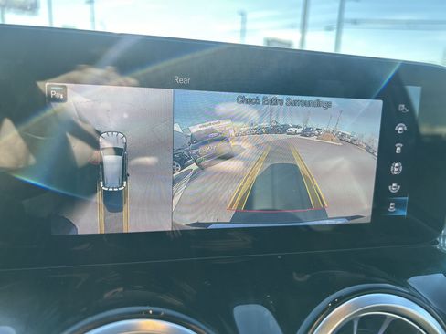 Certified 2022 Mercedes-Benz GLB 250 w/ Premium Package Lite image 25