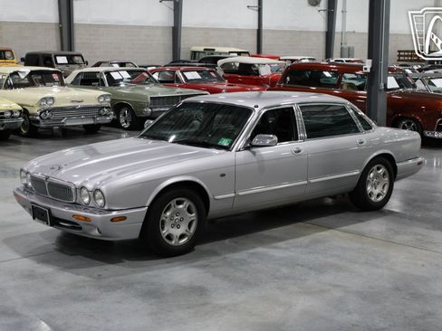 Used 2002 Jaguar XJ8 L RWD image 28