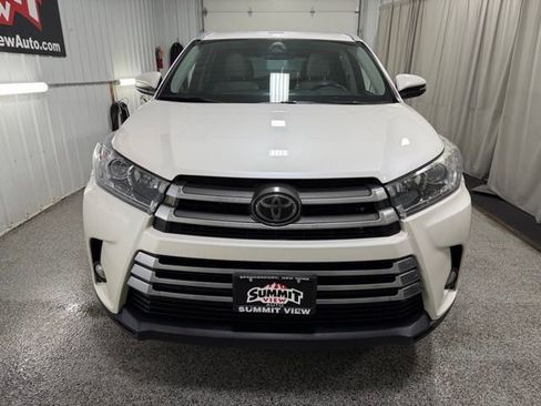 Used 2018 Toyota Highlander Limited AWD/4WD image 2