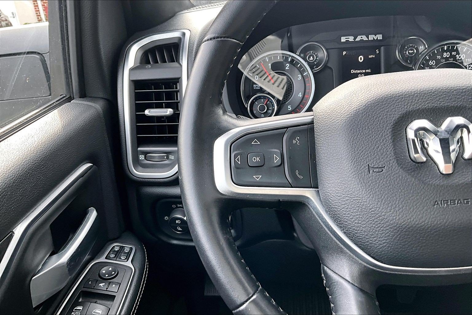 Used 2024 RAM 2500 Big Horn w/ Night Edition AWD/4WD image 16