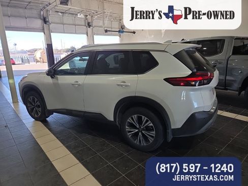 Used 2022 Nissan Rogue SV w/ SV Premium Package image 6