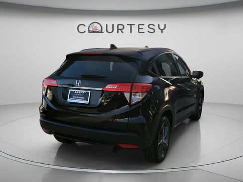 Used 2021 Honda HR-V EX-L image 3