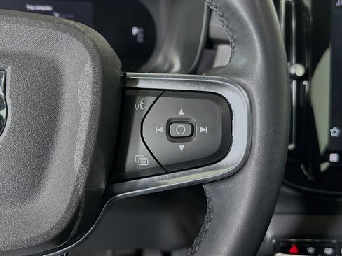 Used 2023 Volvo C40 P8 Recharge Plus image 17