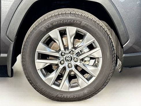 Used 2022 Toyota RAV4 Limited AWD/4WD image 32