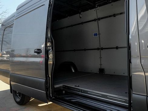 Used 2026 Mercedes-Benz Sprinter 2500 image 20