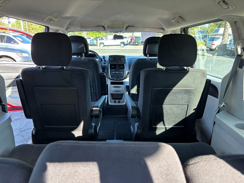 Used 2013 Dodge Grand Caravan American Value Package FWD image 12