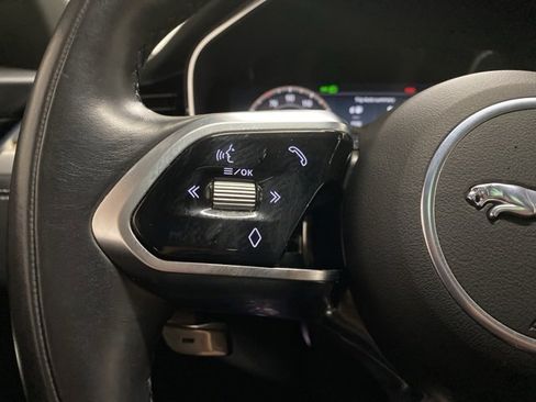 Used 2024 Jaguar F-PACE R-Dynamic S image 38