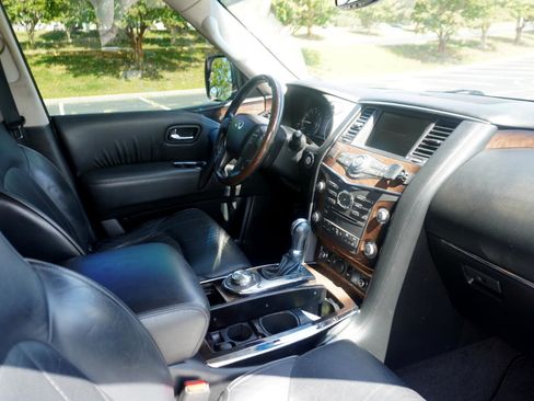 Used 2011 INFINITI QX56 4WD w/ Deluxe Touring Pkg image 25