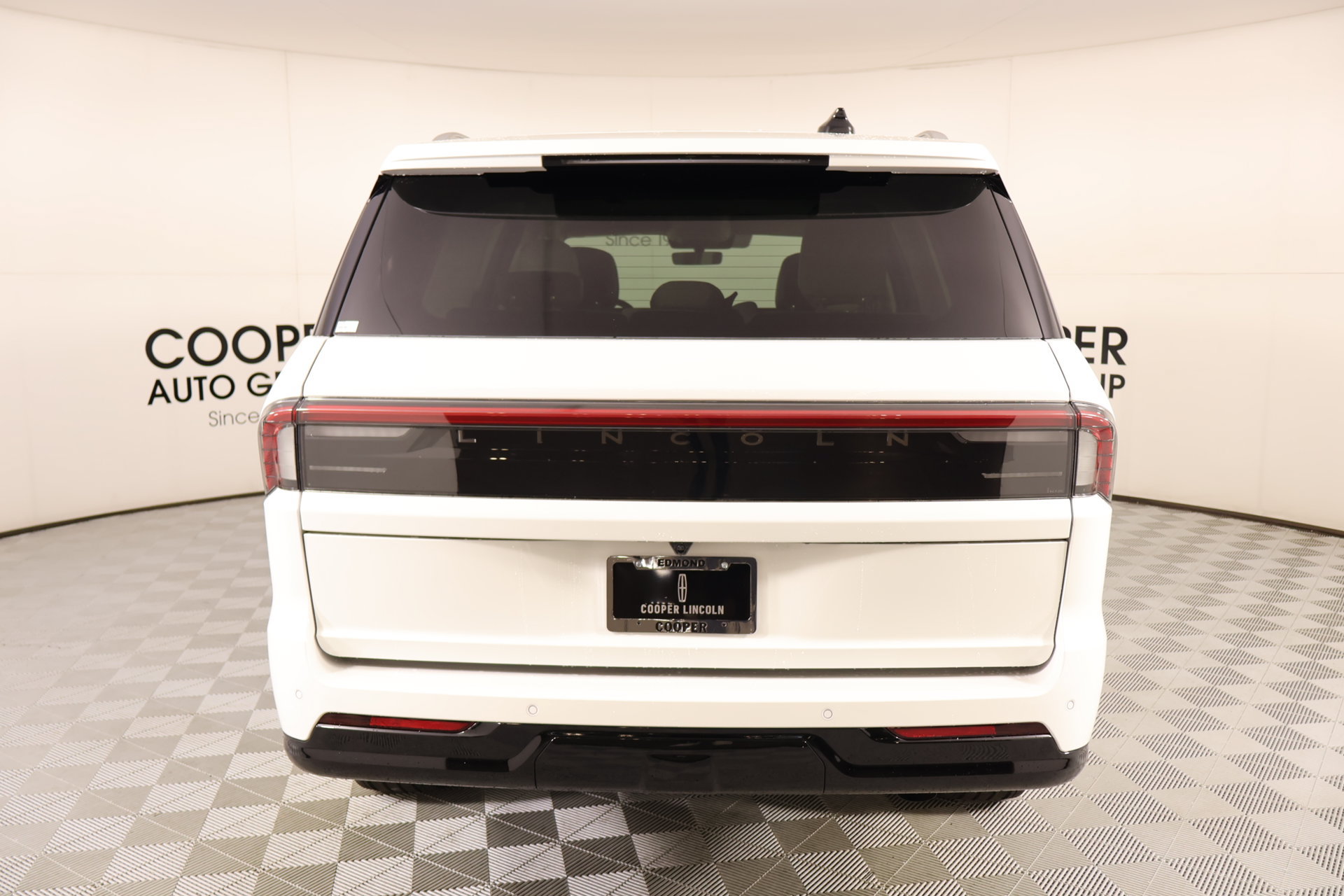 New 2026 Lincoln Navigator Premiere AWD/4WD image 22