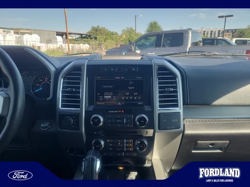 Used 2015 Ford F150 Lariat w/ Equipment Group 502A Luxury AWD/4WD image 12