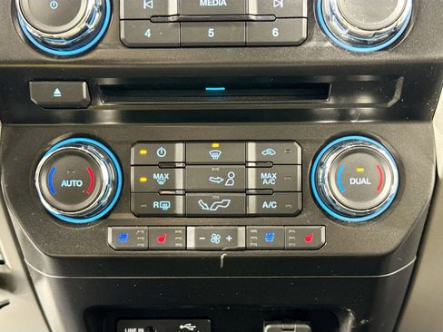 Used 2015 Ford F150 Lariat image 17