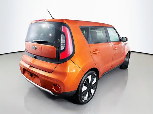 Used 2019 Kia Soul + image 7